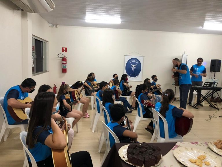 Crianças e adolescentes do Projeto Música Social realizam apresentação (2)
